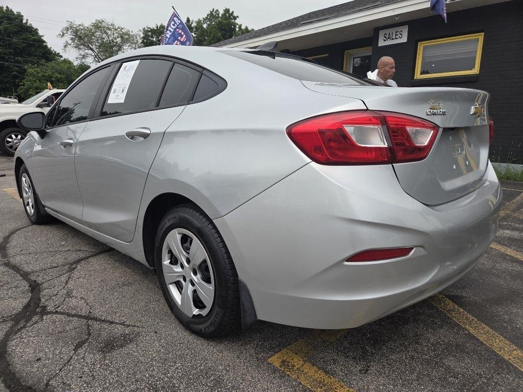 Chevrolet Cruze LS 6M 2018