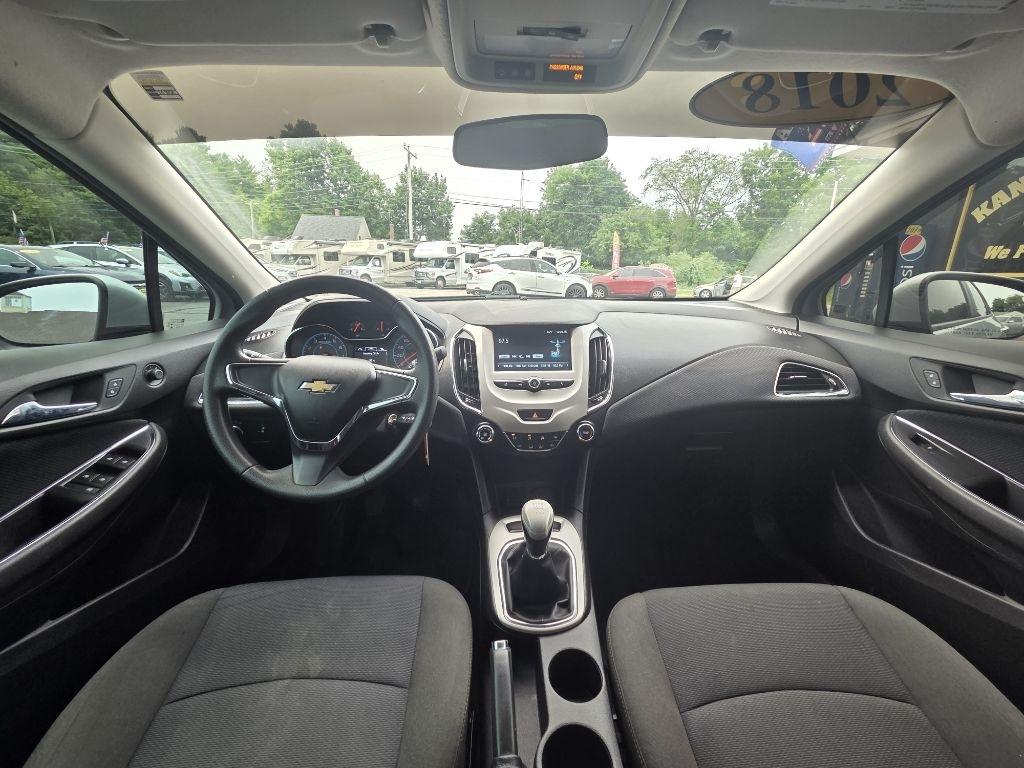 Chevrolet Cruze LS 6M 2018