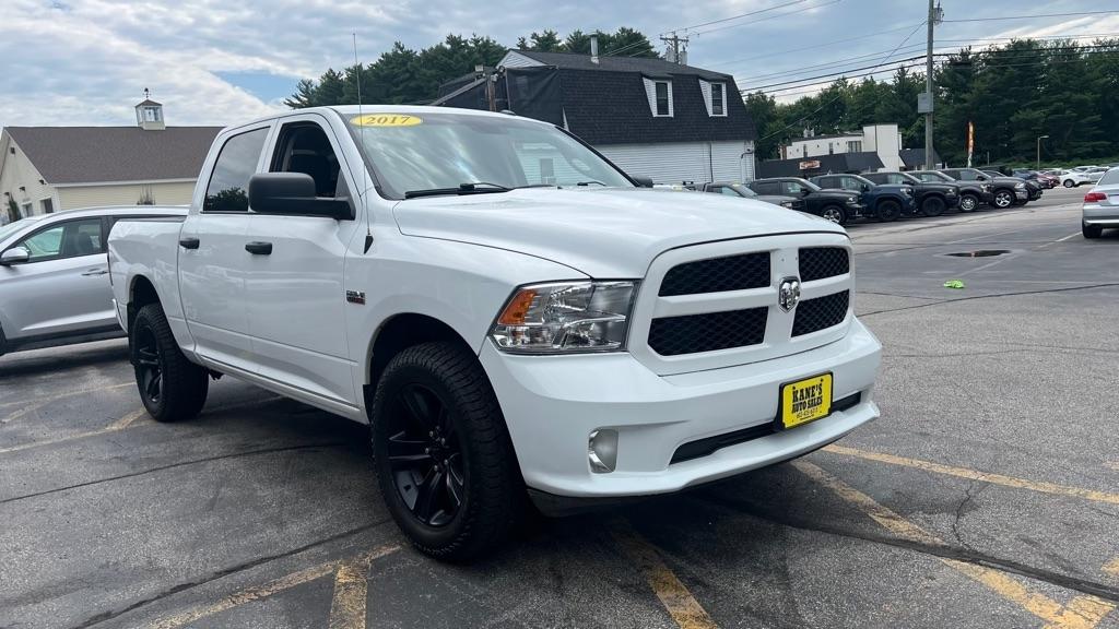 RAM 1500 Tradesman Crew Cab SWB 4WD 2017