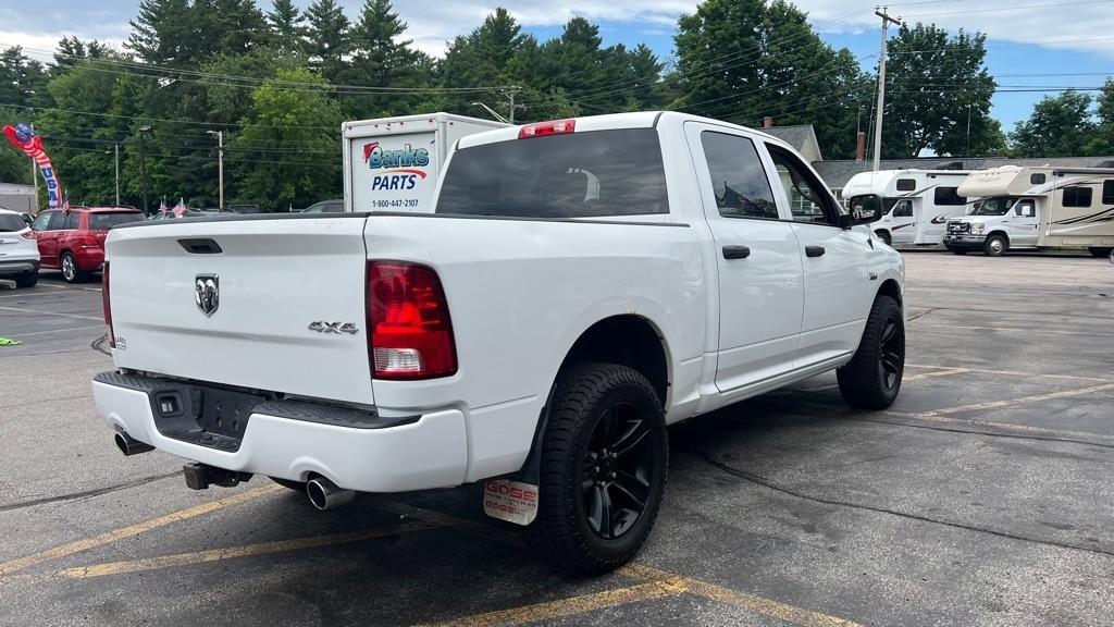 RAM 1500 Tradesman Crew Cab SWB 4WD 2017