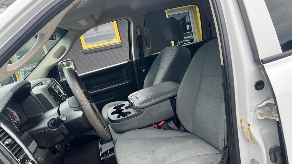 RAM 1500 Tradesman Crew Cab SWB 4WD 2017