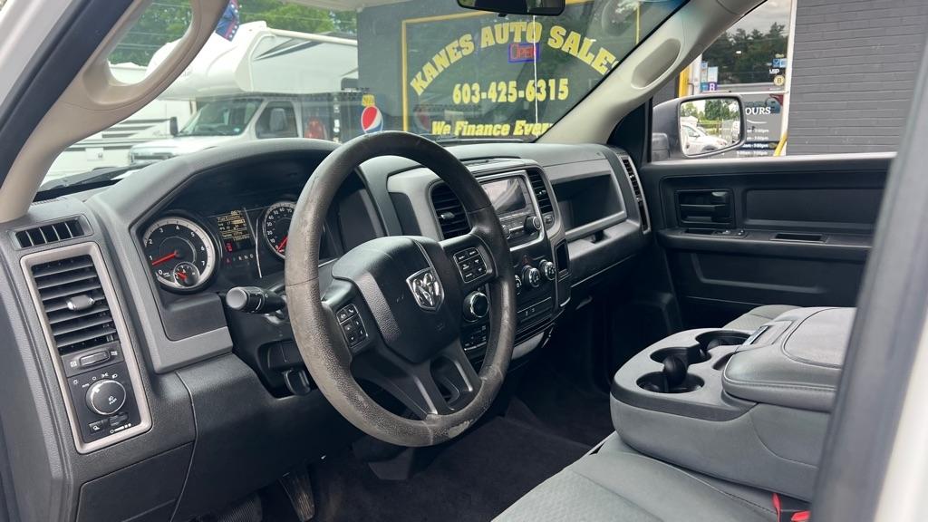 RAM 1500 Tradesman Crew Cab SWB 4WD 2017