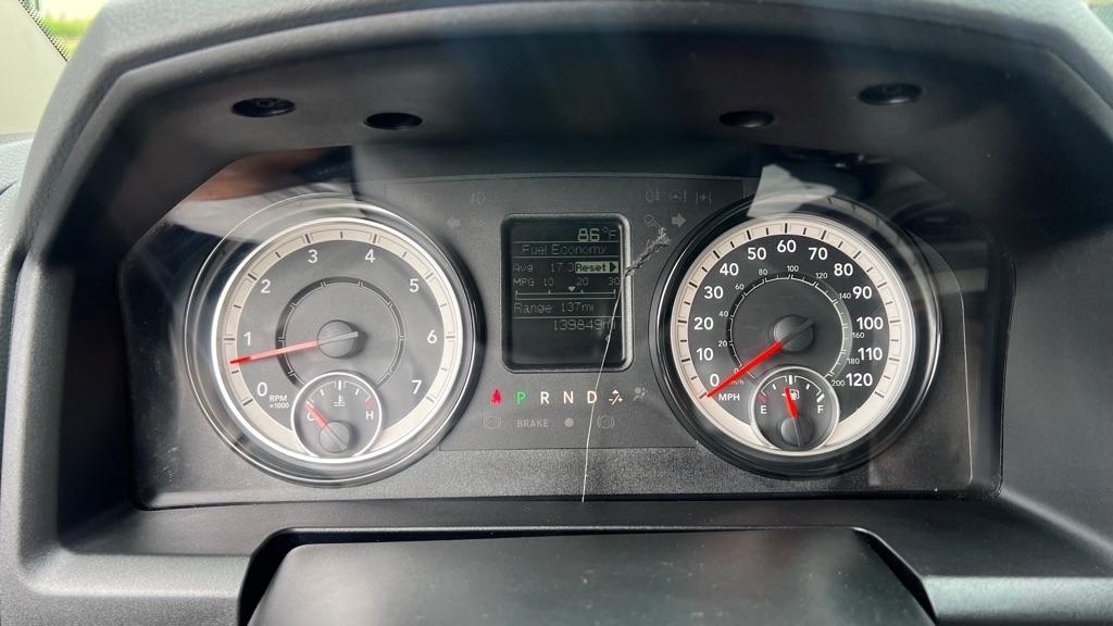 RAM 1500 Tradesman Crew Cab SWB 4WD 2017