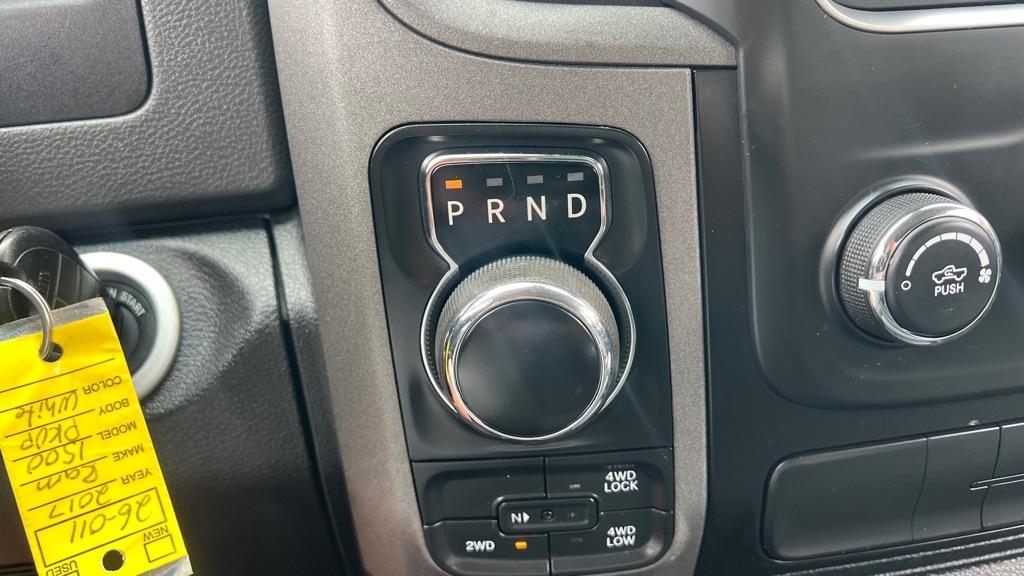 RAM 1500 Tradesman Crew Cab SWB 4WD 2017