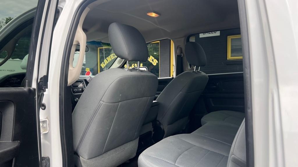 RAM 1500 Tradesman Crew Cab SWB 4WD 2017