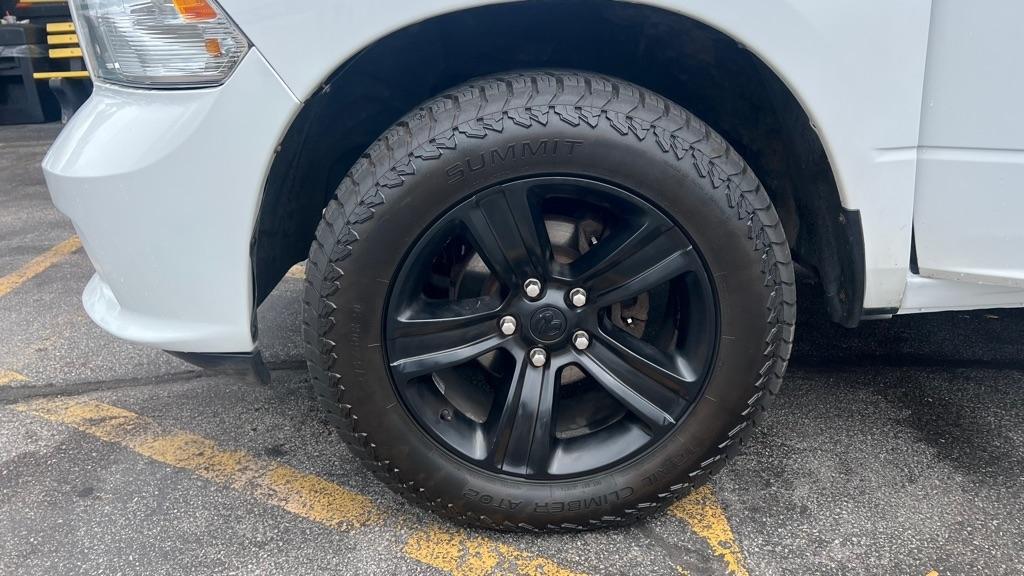 RAM 1500 Tradesman Crew Cab SWB 4WD 2017