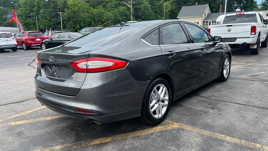 Ford Fusion SE 2016