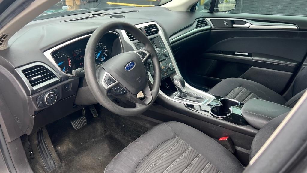 Ford Fusion SE 2016
