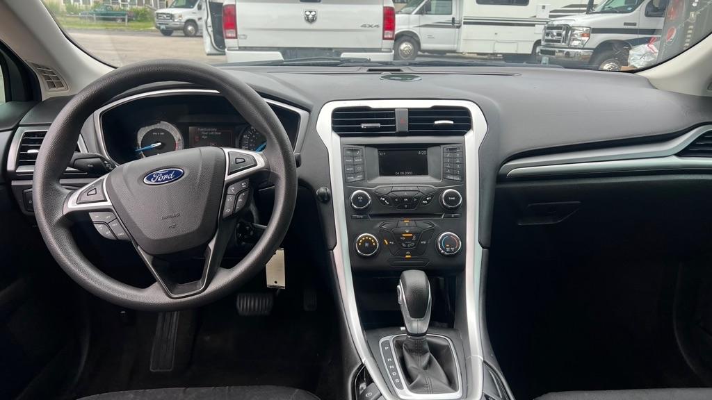 Ford Fusion SE 2016