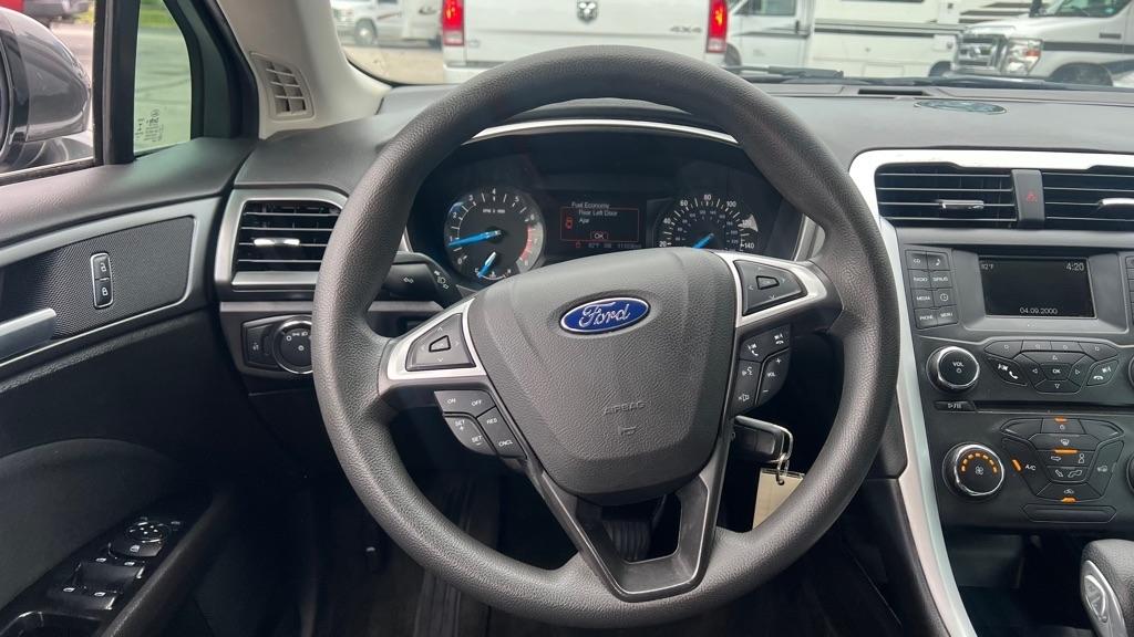 Ford Fusion SE 2016