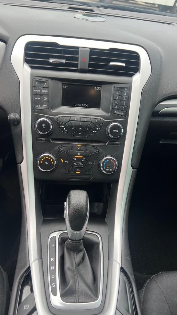 Ford Fusion SE 2016