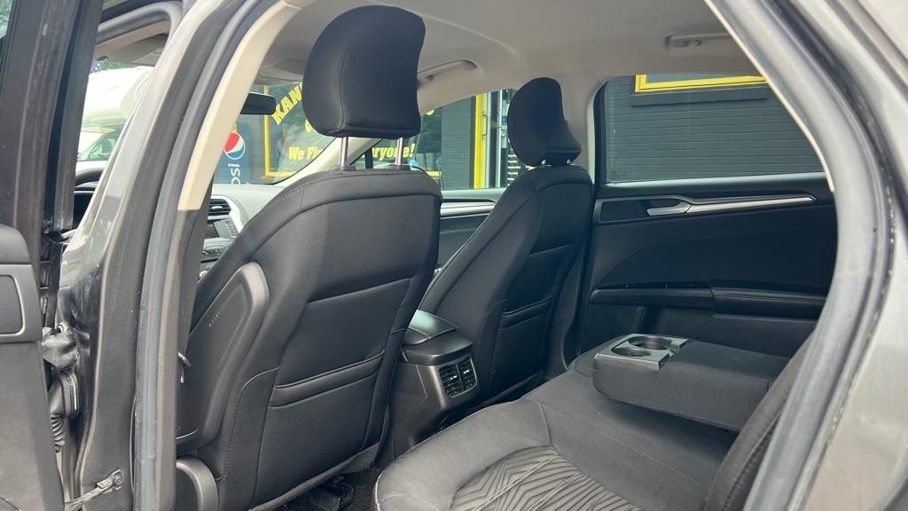 Ford Fusion SE 2016