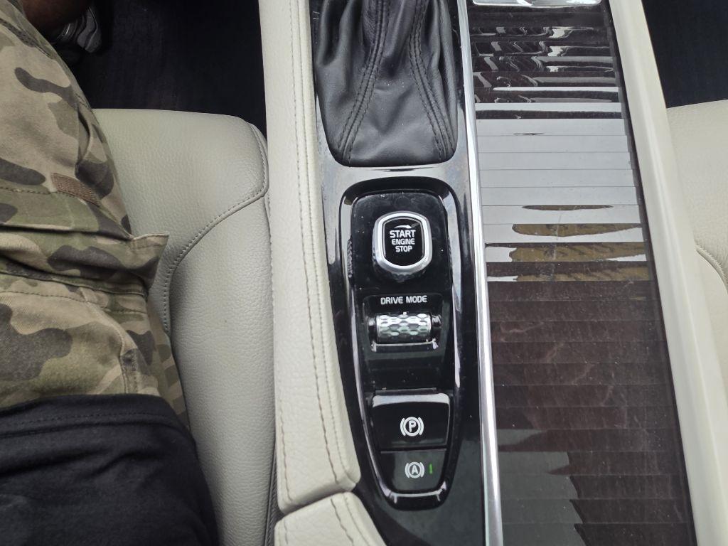 Volvo S90 T5 Momentum AWD 2018