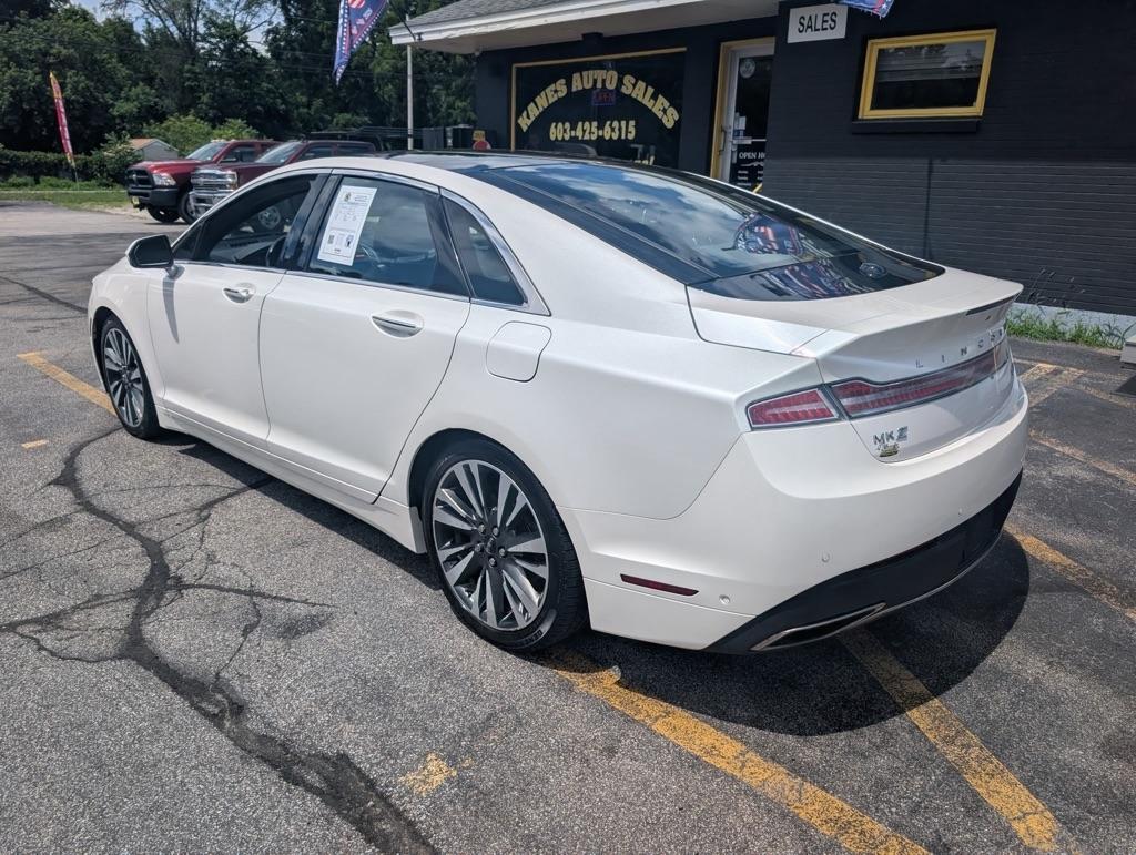 View vehicle photo 4