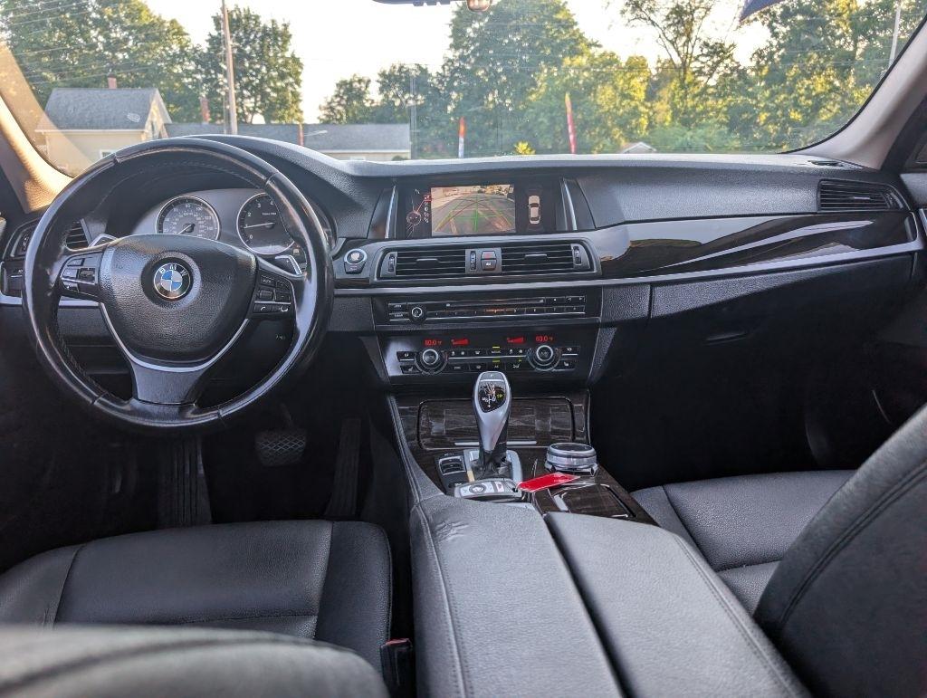 BMW 5-Series 528i xDrive 2016
