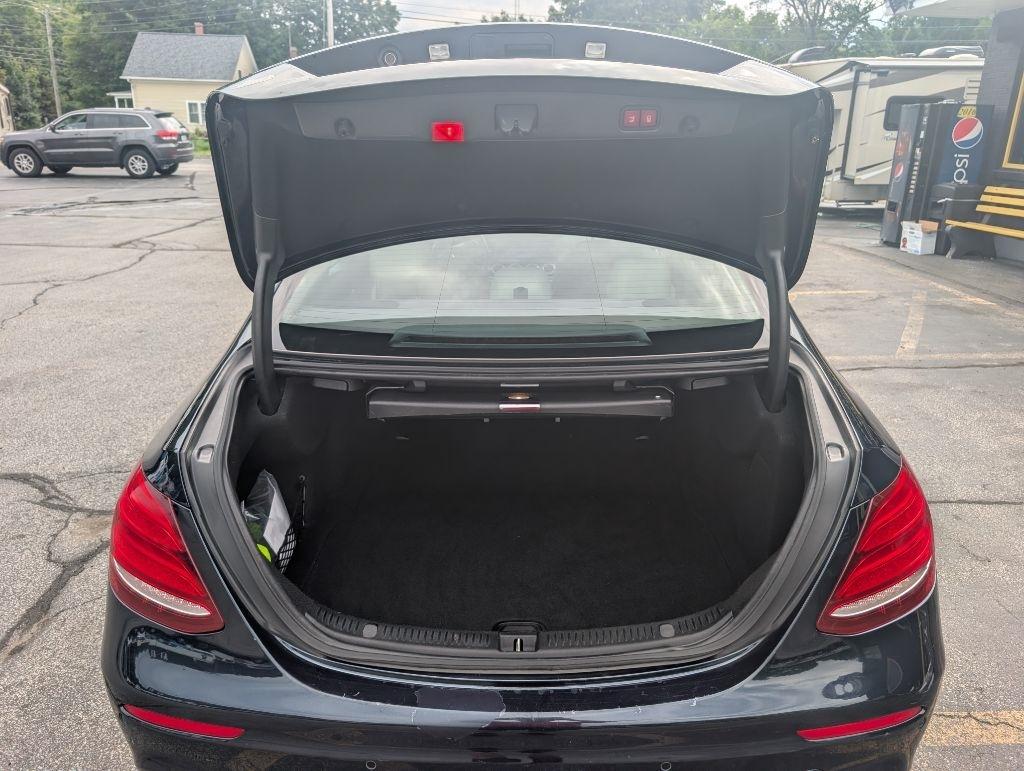 Mercedes-Benz E-Class E300 Luxury 4MATIC Sedan 2017