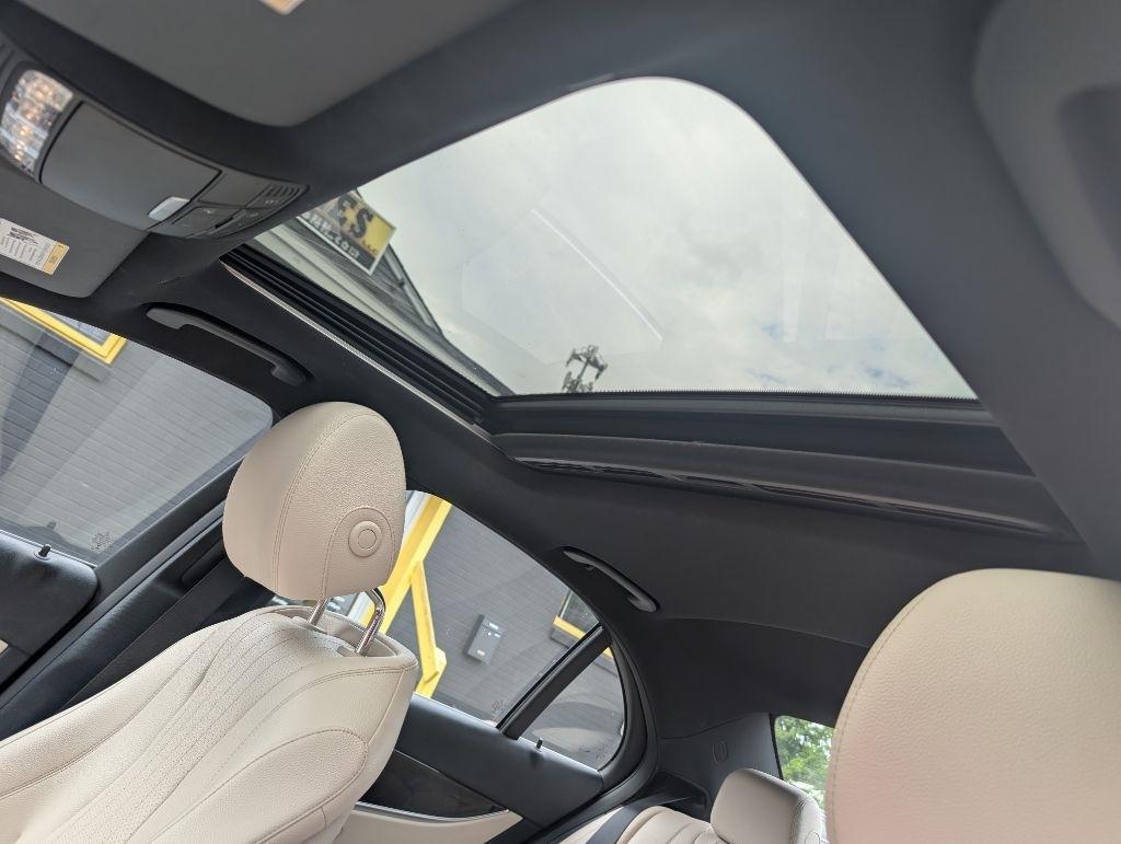 Mercedes-Benz E-Class E300 Luxury 4MATIC Sedan 2017