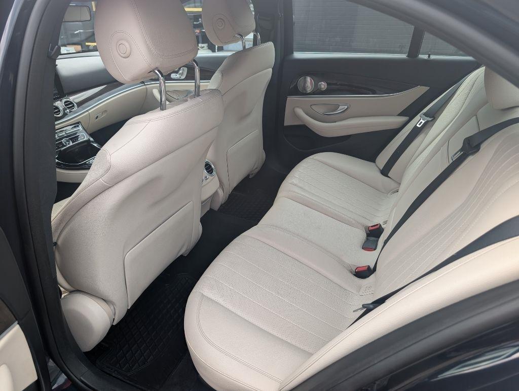 Mercedes-Benz E-Class E300 Luxury 4MATIC Sedan 2017