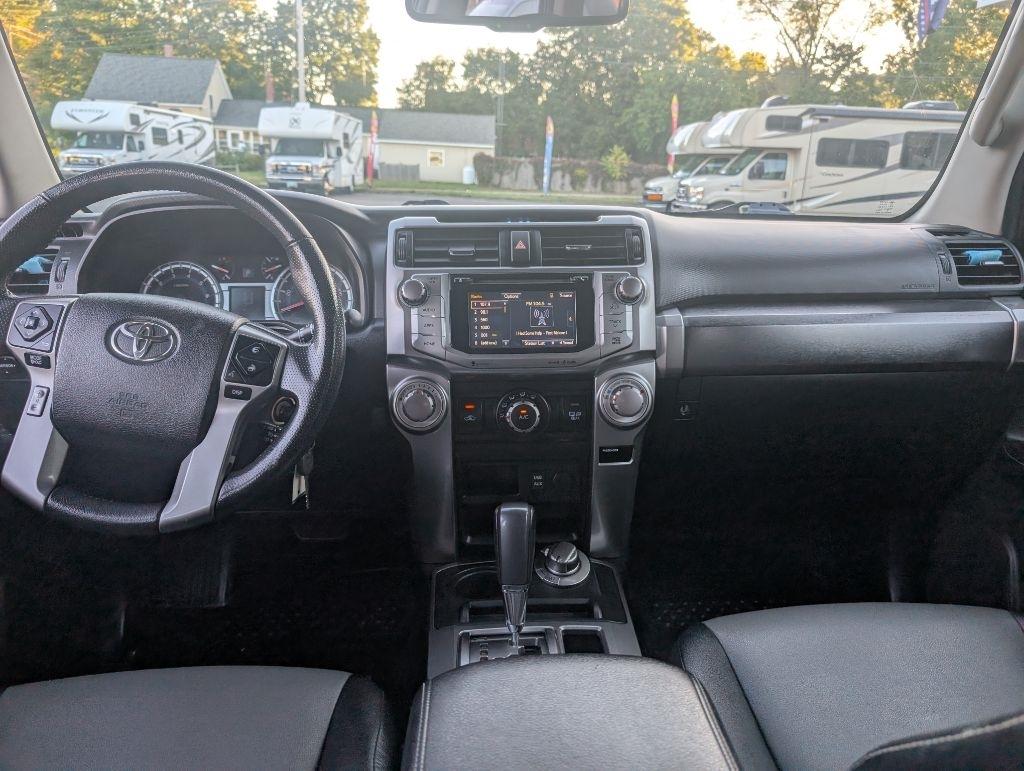 Toyota 4Runner SR5 4WD 2017