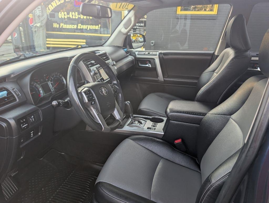 Toyota 4Runner SR5 4WD 2017