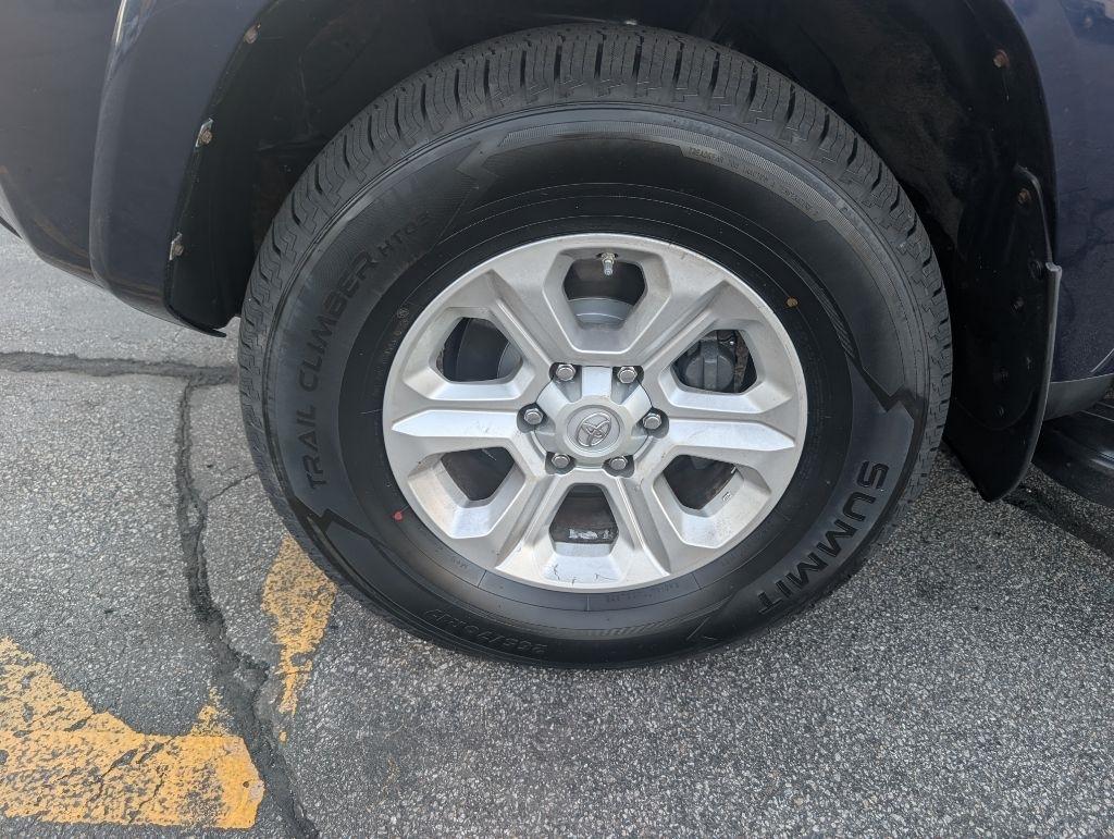 Toyota 4Runner SR5 4WD 2017