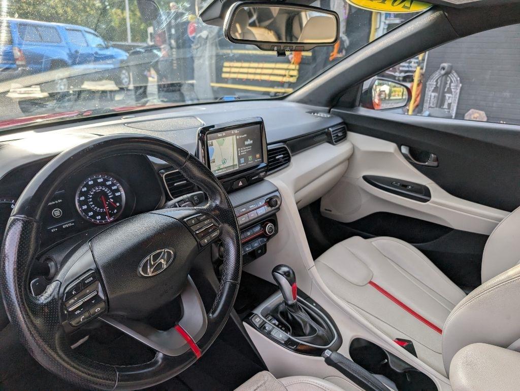 Hyundai Veloster photo 11