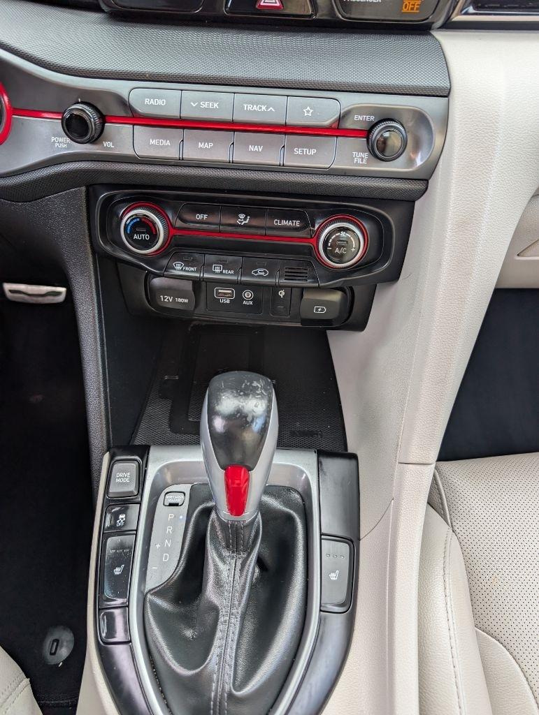 Hyundai Veloster photo 15