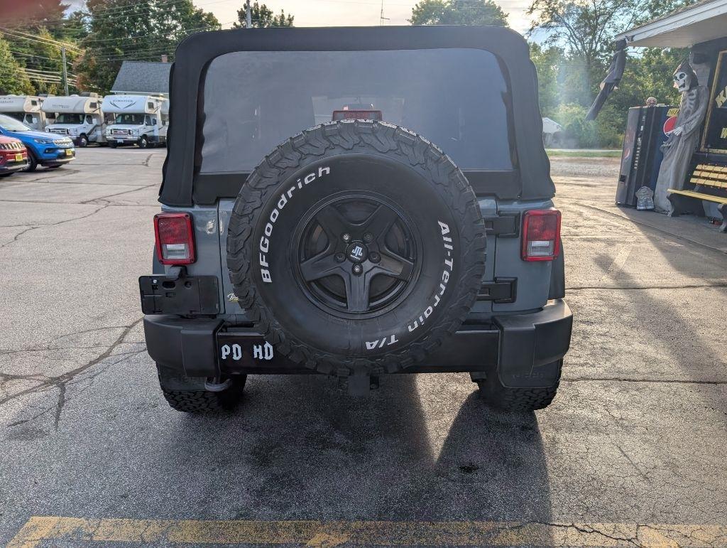 Jeep Wrangler photo 7