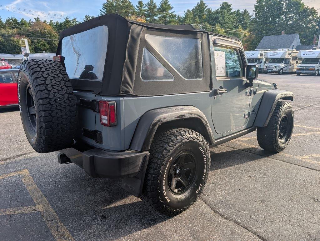 Jeep Wrangler photo 8