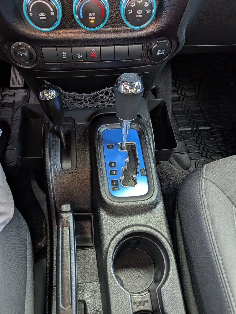 Jeep Wrangler photo 13