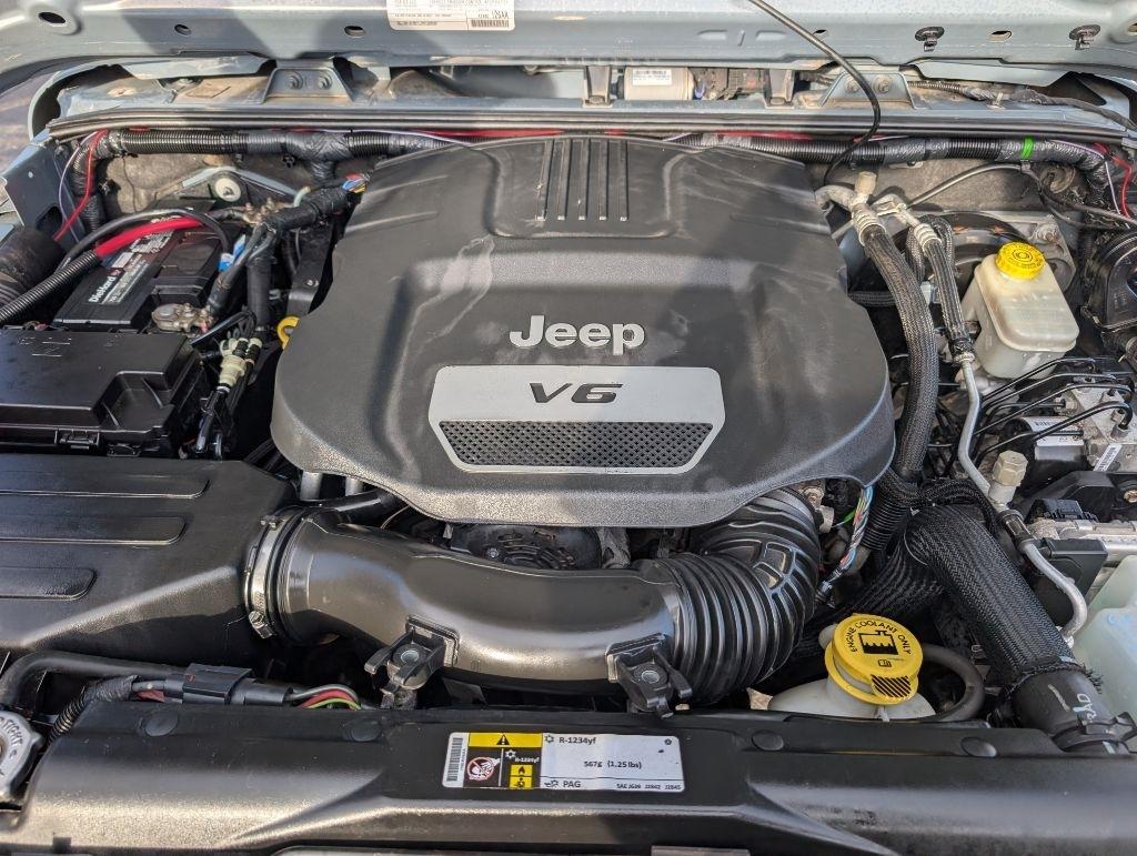 Jeep Wrangler photo 21
