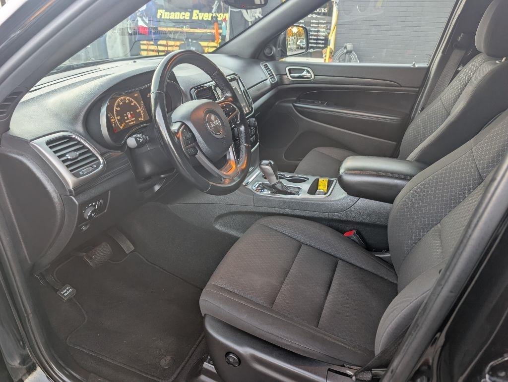 Jeep Grand Cherokee photo 11