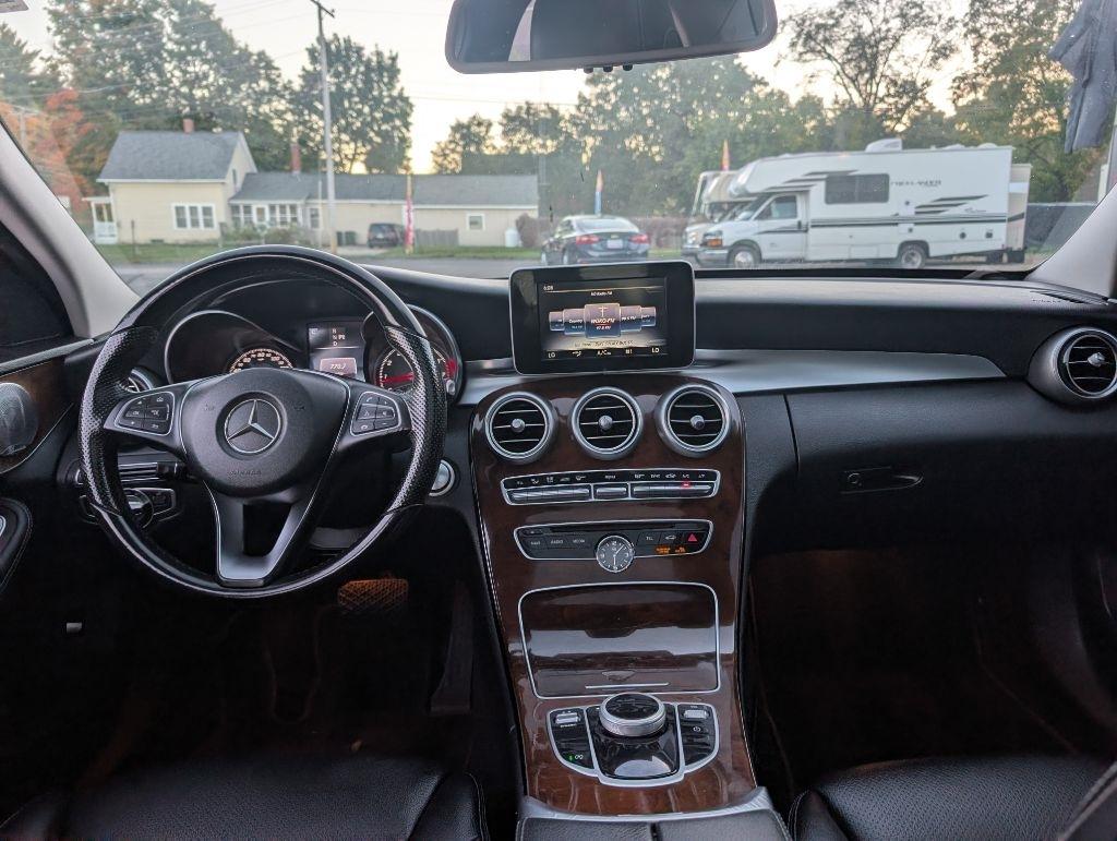 Mercedes-Benz C-Class photo 12