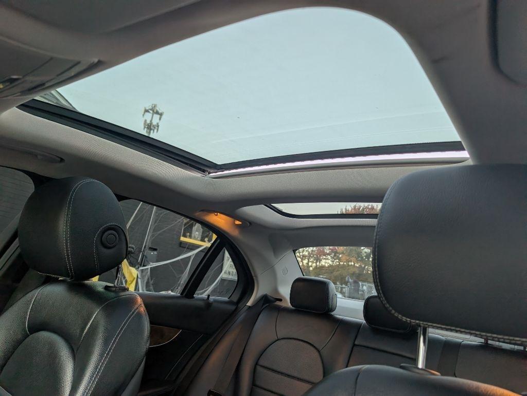 Mercedes-Benz C-Class photo 13