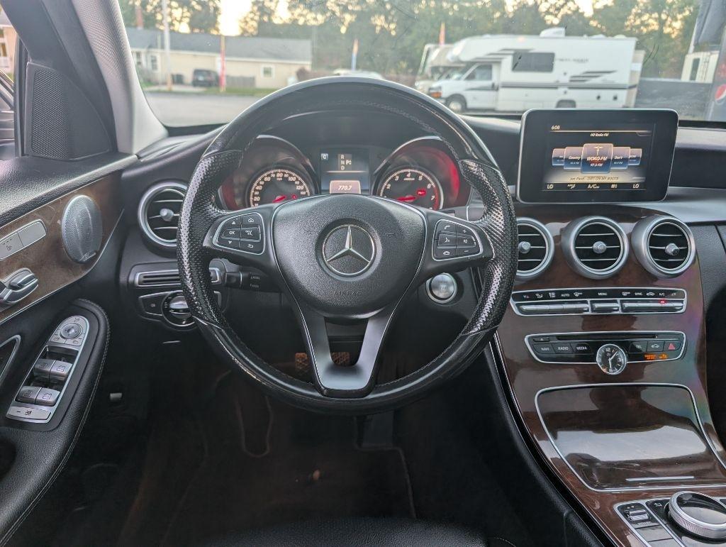 Mercedes-Benz C-Class photo 14