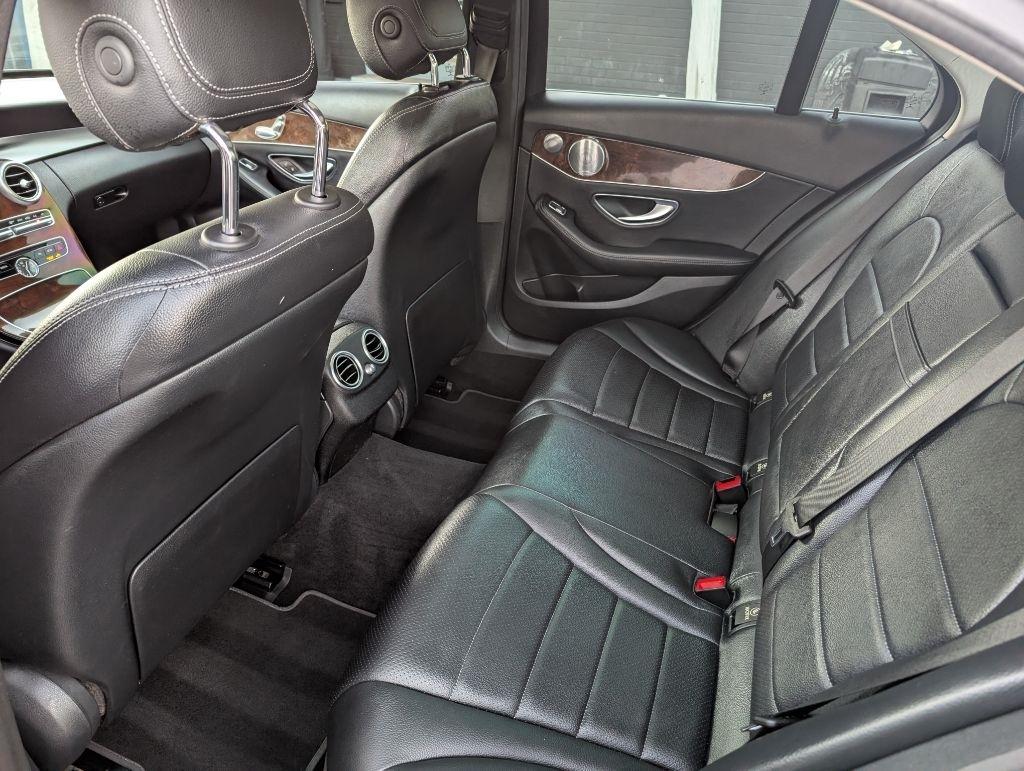 Mercedes-Benz C-Class photo 19