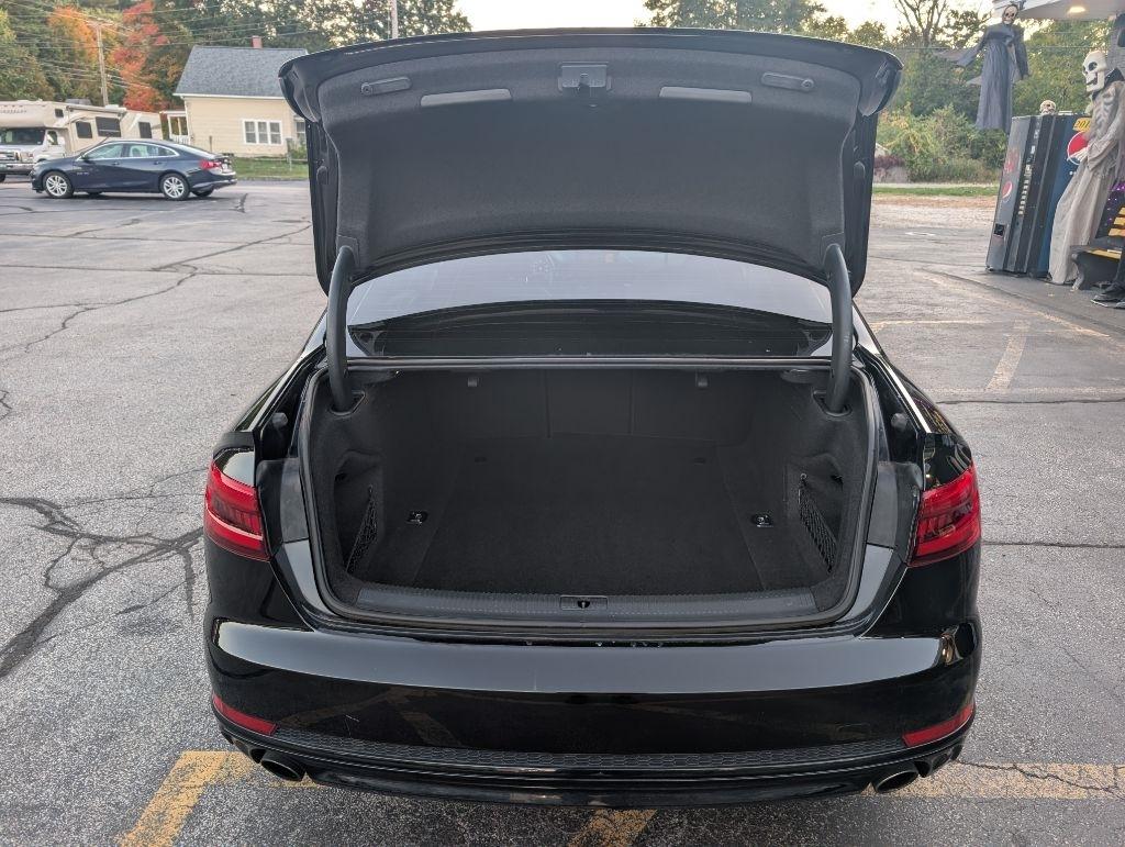 Audi A4 photo 8