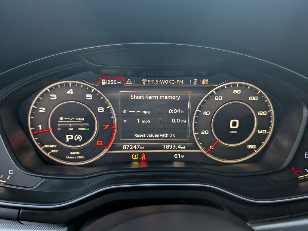 Audi A4 photo 17
