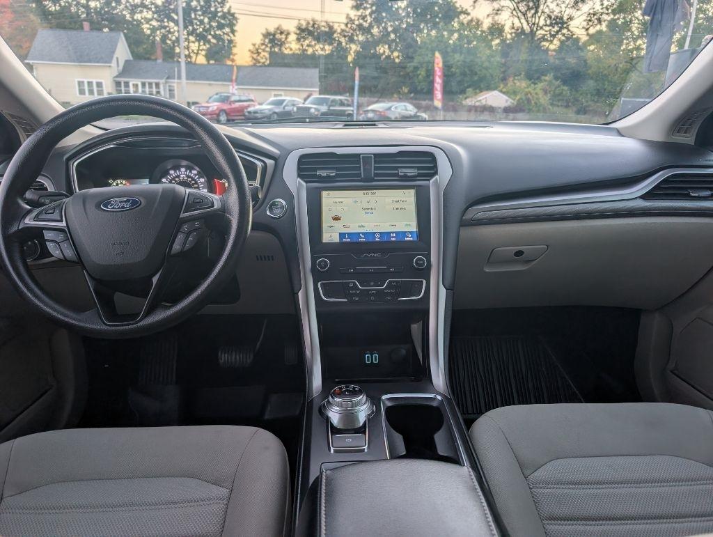 Ford Fusion SE 2020