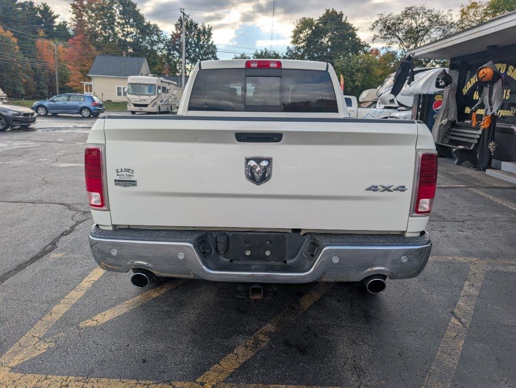 RAM 1500 Laramie Quad Cab 4WD 2016