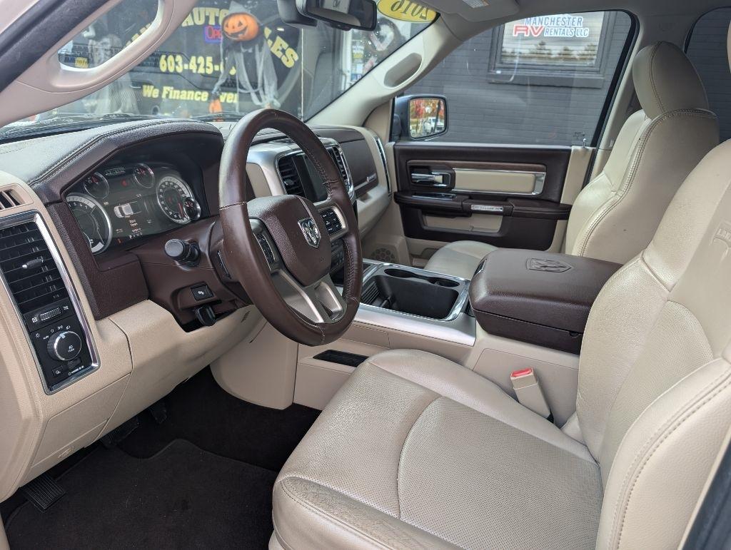 RAM 1500 Laramie Quad Cab 4WD 2016