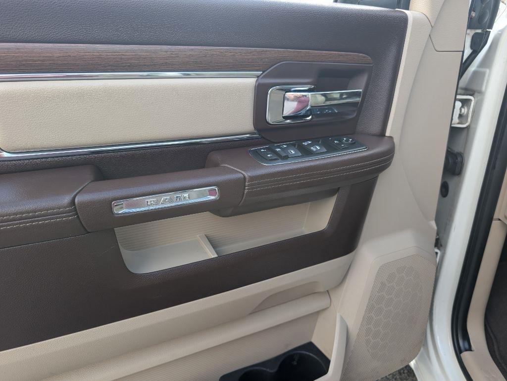 RAM 1500 Laramie Quad Cab 4WD 2016