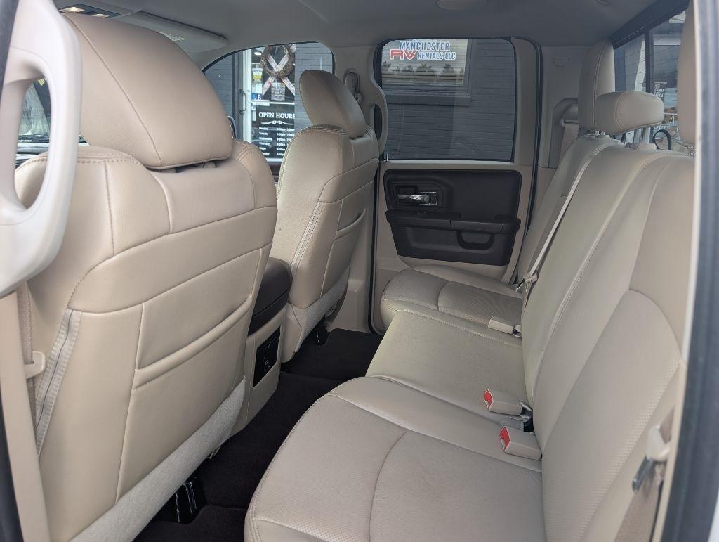 RAM 1500 Laramie Quad Cab 4WD 2016