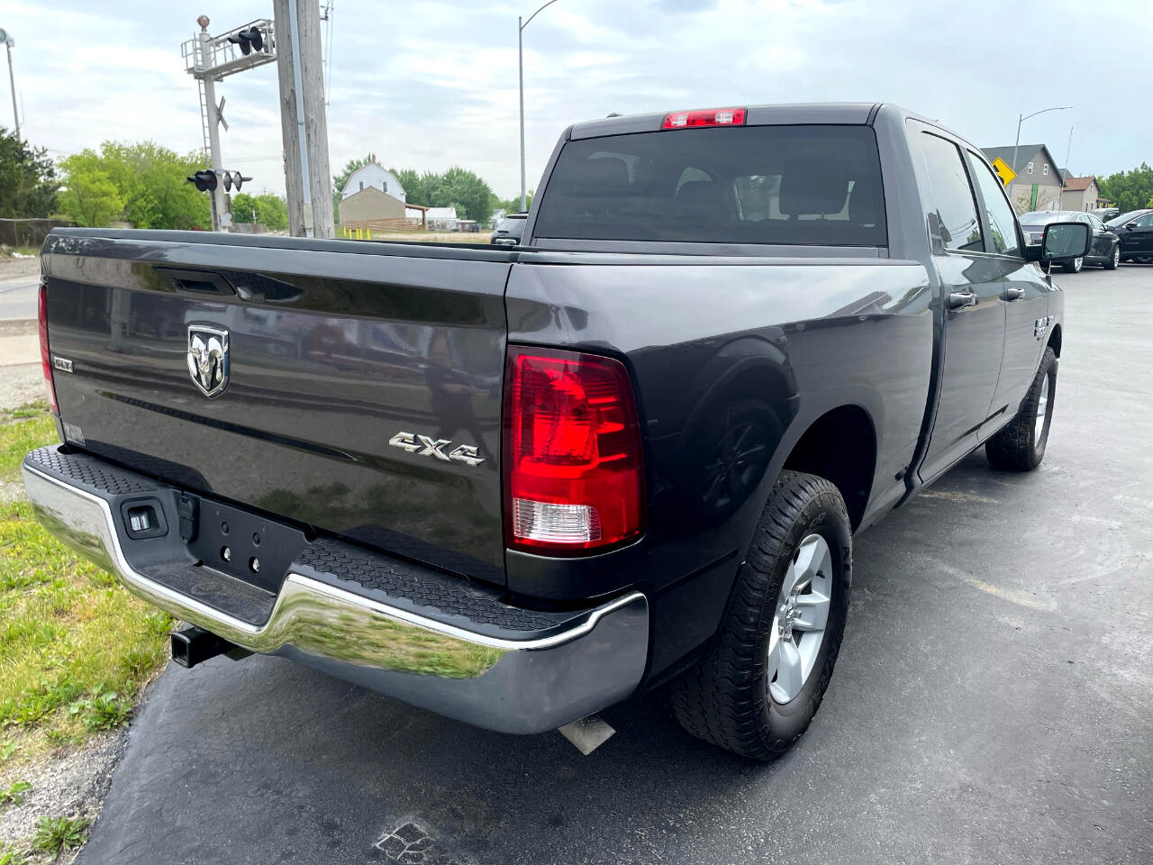 RAM 1500 Classic Tradesman Crew Cab LWB 4WD 2021 RAM 1500 Classic Tradesman Crew Cab LWB 4WD 2021