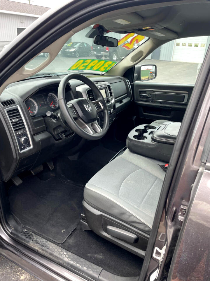 RAM 1500 Classic Tradesman Crew Cab LWB 4WD 2021 RAM 1500 Classic Tradesman Crew Cab LWB 4WD 2021