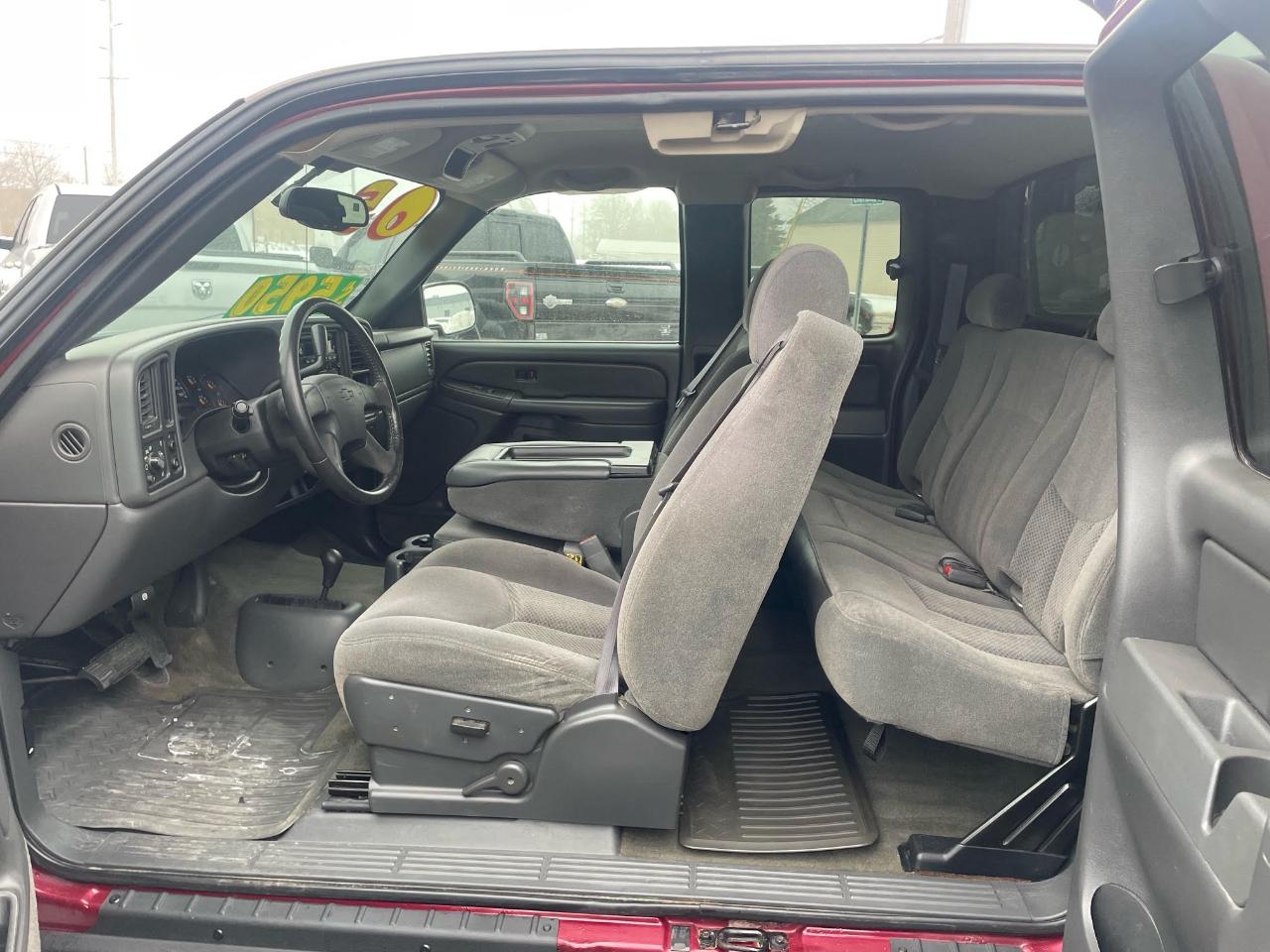 Chevrolet Silverado 1500 Work Truck Ext. Cab Short Bed 4WD 2005