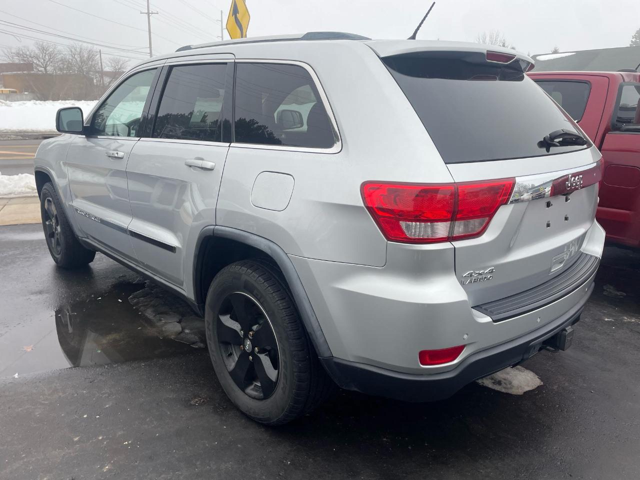 Jeep Grand Cherokee Laredo 4WD 2011