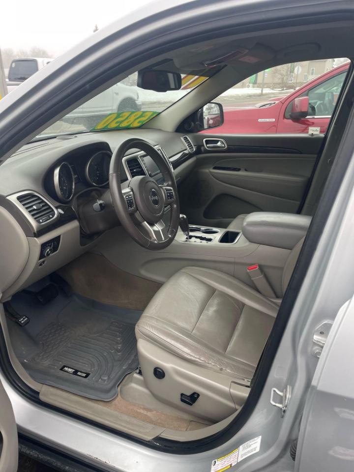 Jeep Grand Cherokee Laredo 4WD 2011