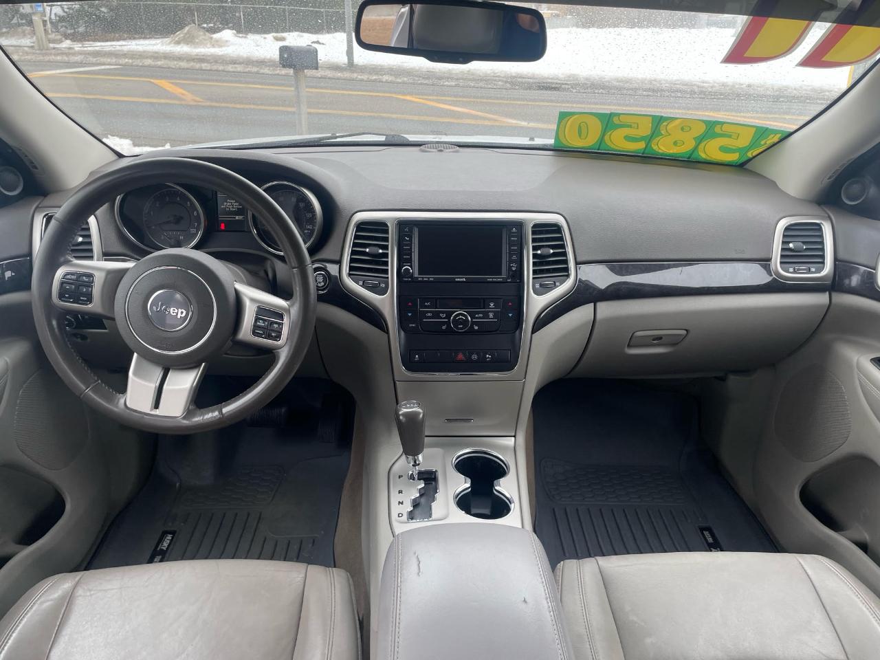 Jeep Grand Cherokee Laredo 4WD 2011