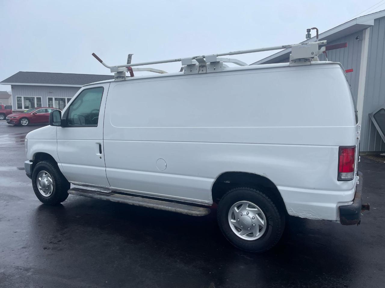 Ford Econoline E-250 2011